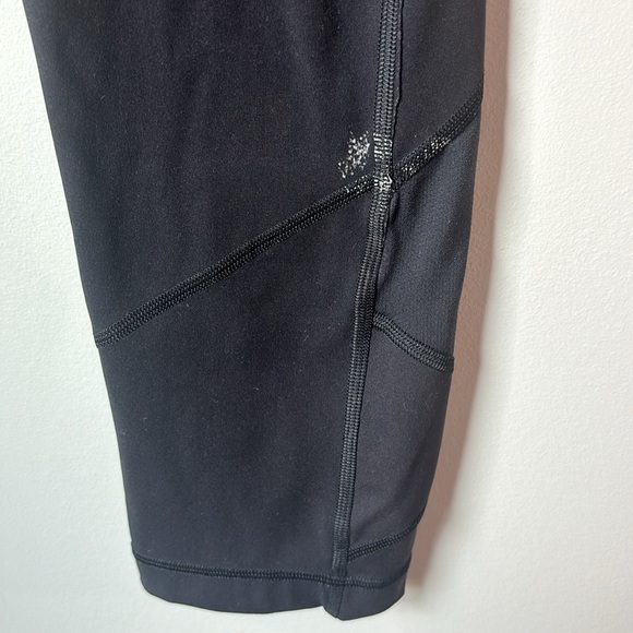 Lululemon Athletica Black crop leggings size 8. pkts. Paint spots as shown. - Picture 7 of 11